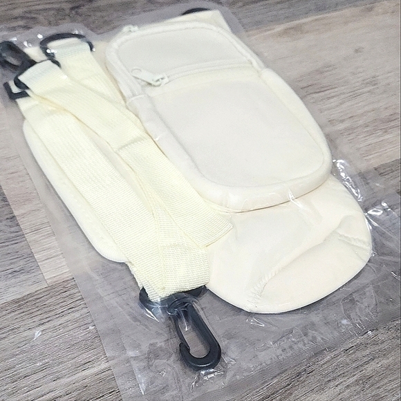 40oz Tumbler Crossbody Bag Color Cream - New In Box - Picture 4 of 5